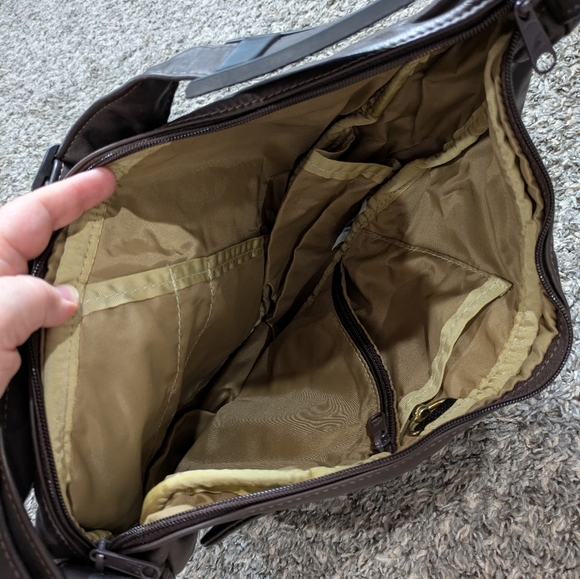 Ameribag Healthy Back Bag Brown Leather Crossbody Sling Bag - Picture 6 of 9